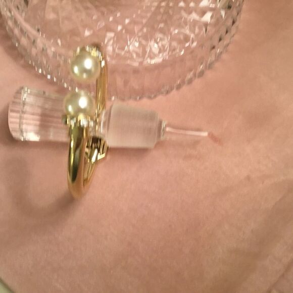 NWOT INC International Concepts (Macy’s brand) Goldtone & Faux Pearl Bracelet - Picture 4 of 5